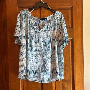 Women’s short sleeve blouse
